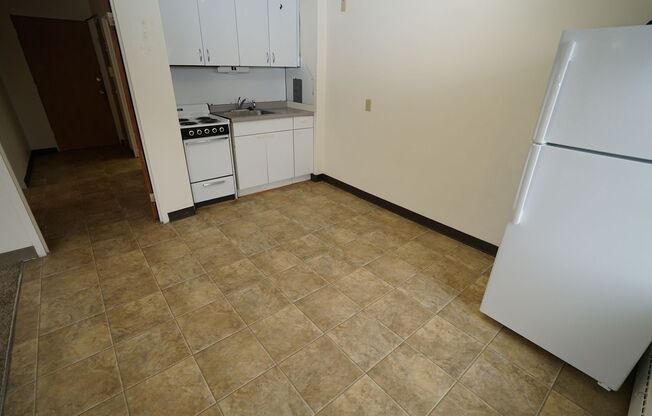 1 bed, 1 bath, $1,125, Unit 3B