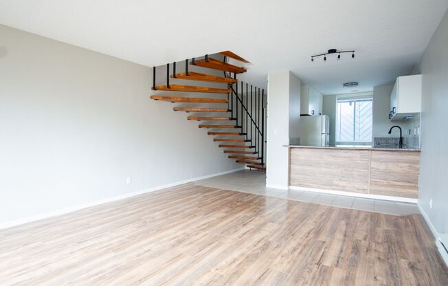 306 - 39th Place Townhomes