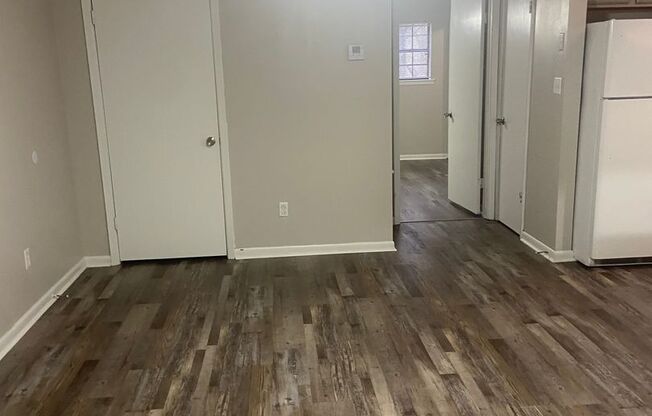 1 bed, 1 bath, 800 sqft, $695, Unit Unit 13