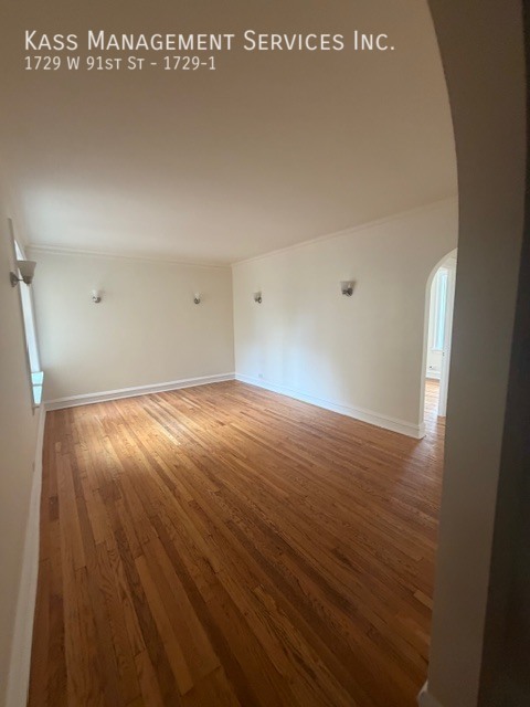 1729 W 91 ST