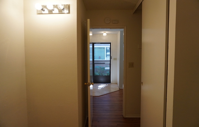 1 bed, 1 bath, 650 sqft, $1,975