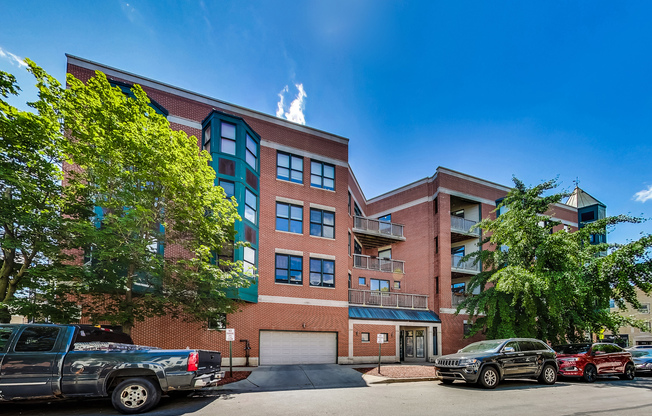 845 W ALTGELD ST