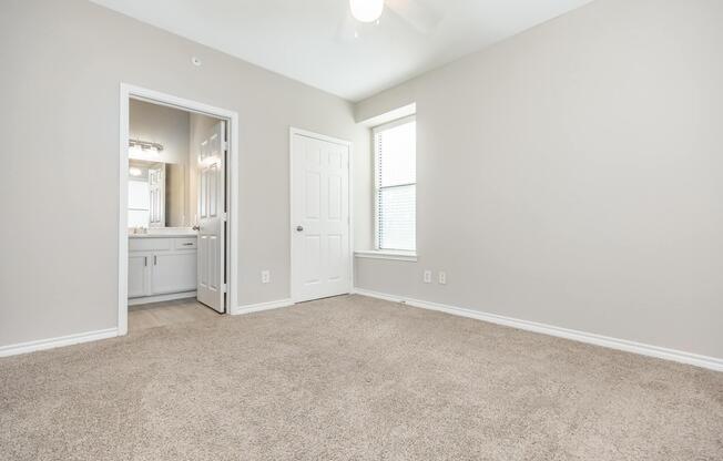 1 bed, 1 bath, 785 sqft, $1,255