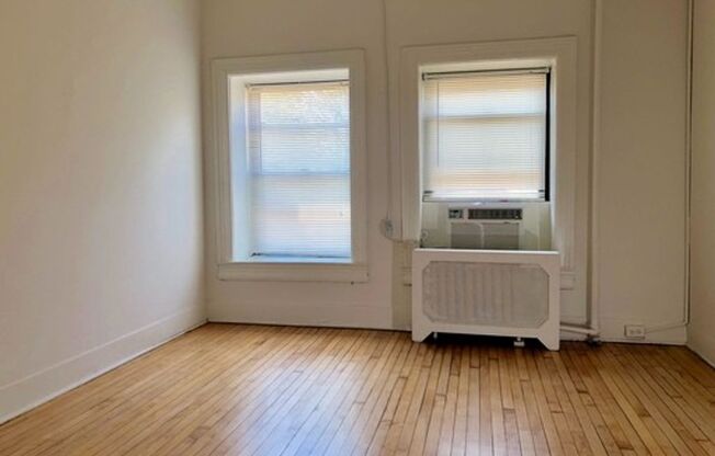 1 bed, 1 bath, 450 sqft, $1,279, Unit 1301-74