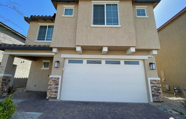 5 beds, 3 baths, $2,695