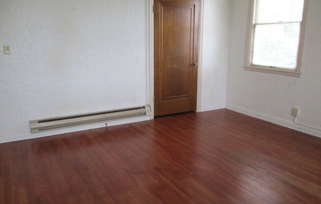 1 bed, 1 bath, $700, Unit 409