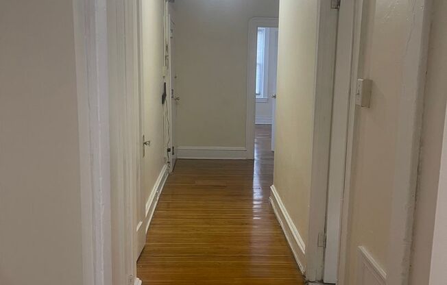 3 beds, 1 bath, 1,400 sqft, $1,550, Unit 4530-C24