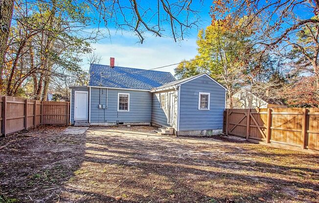 Cute Cottage 3 Bedroom 1 Bathroom