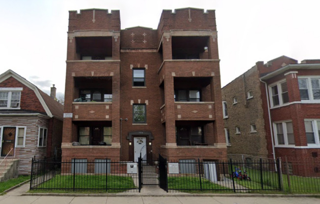 Lowe Apartments LLC