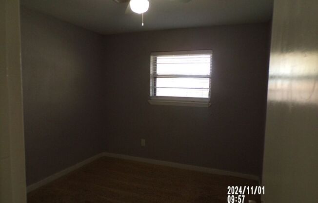 3 beds, 2 baths, $1,100