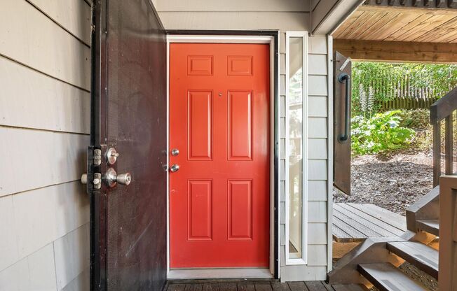 Updated 2BD/2BA Condo in North Portland! Scenic Views!