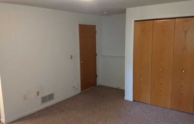 2 beds, 1.5 baths, $850, Unit Unit A