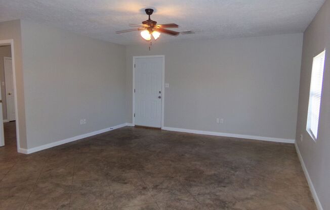 2B/2B Home Available in Sulphur