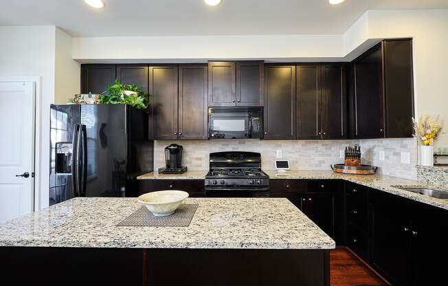 3615 COMMODORE JOSHUA BARNEY DR NE