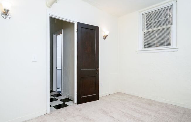 2 beds, 1 bath, 800 sqft, $1,225, Unit 12-C3