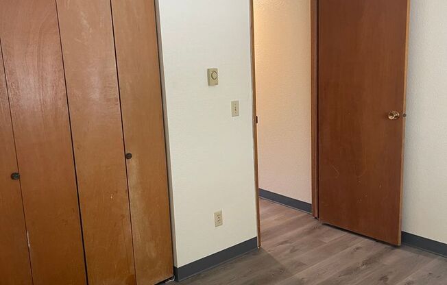 2 beds, 1 bath, 712 sqft, $1,050, Unit 38