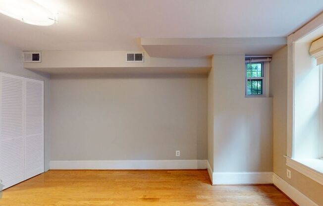 2032 16th St NW Unit 1