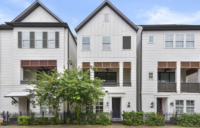 Bikes, Bars & Bliss – Rent This City Retreat!