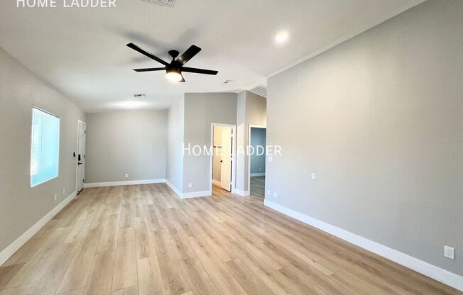 1124 E POLK ST