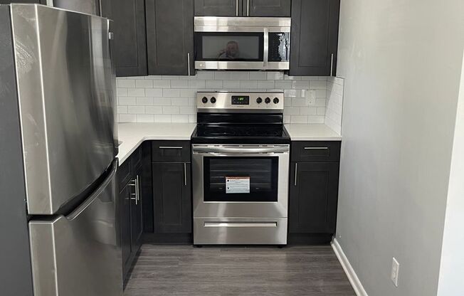 2 beds, 1 bath, 800 sqft, $1,695, Unit D - 33