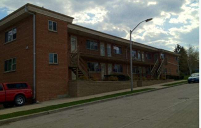 605 - 1500 S. 92nd