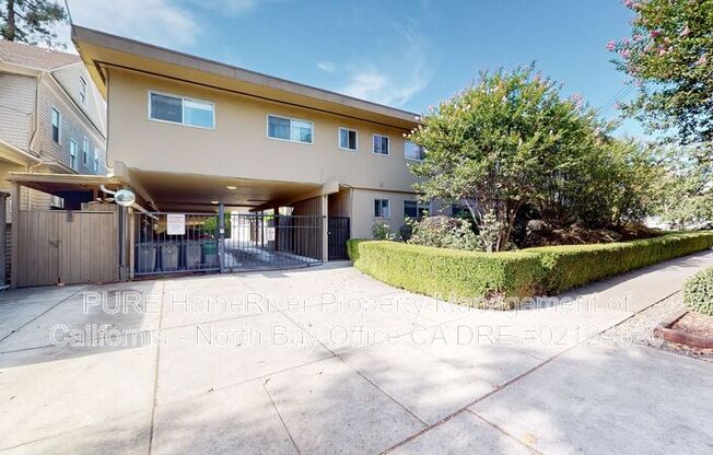 1135 GRAND AVE
