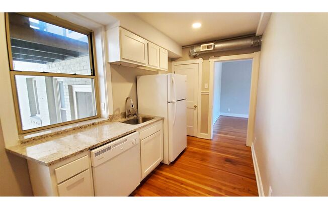 2 beds, 1 bath, 850 sqft, $1,595, Unit 404-69