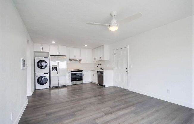 1 bed, 1 bath, 576 sqft, $2,495, Unit 11