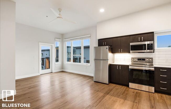 3 beds, 2 baths, 1,254 sqft, $2,100, Unit E336