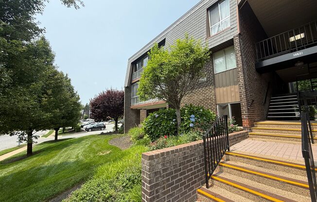 Chic & Comfortable 2BR/2BA Ground-Level Condo with Private Patio