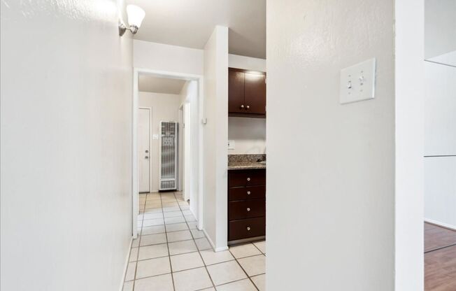 2 beds, 1 bath, 750 sqft, $3,100, Unit 2