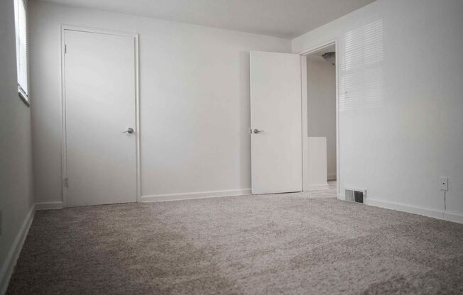 3 beds, 1 bath, 1,170 sqft, $1,450, Unit E111