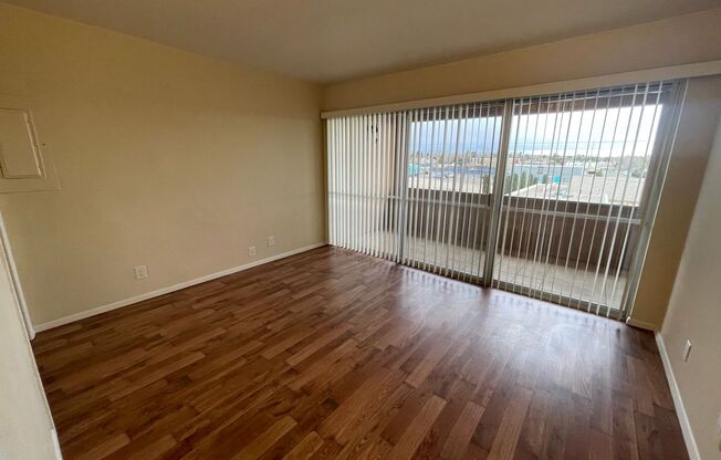 2 beds, 2 baths, 872 sqft, $1,275, Unit 20-A