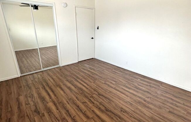 811 W 97 ST