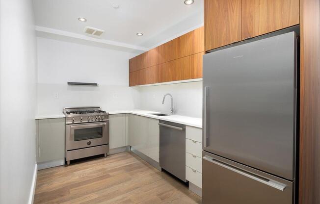 131 W 122 ST