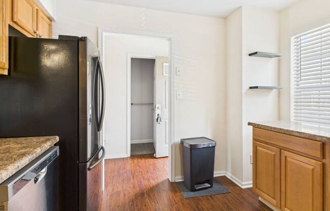 Beautiful 2 Bedroom 2.5 Bathroom Townhome Located in Hampton VA