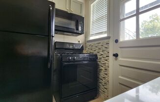 1 bed, 1 bath, 765 sqft, $1,200