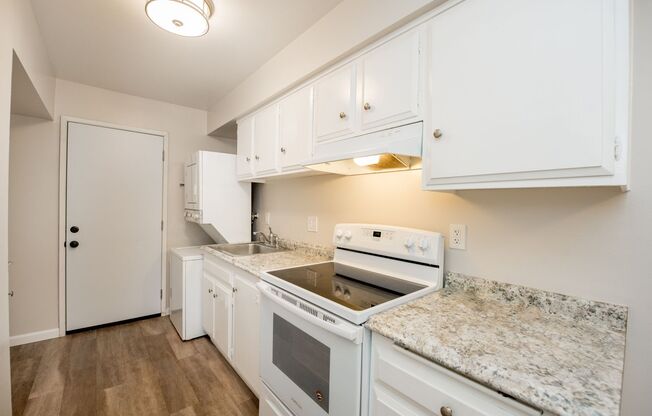 1 bed, 1 bath, $2,300