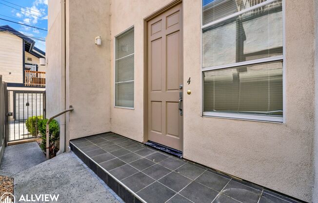 Spacious Coastal Condo with Rooftop Ocean Views in Pacific Beach