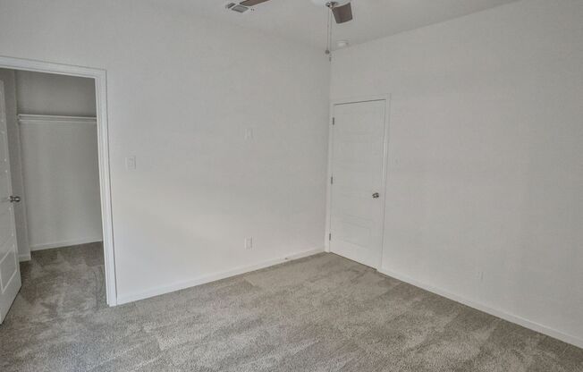 3 beds, 2.5 baths, $1,850, Unit Dakota st #102