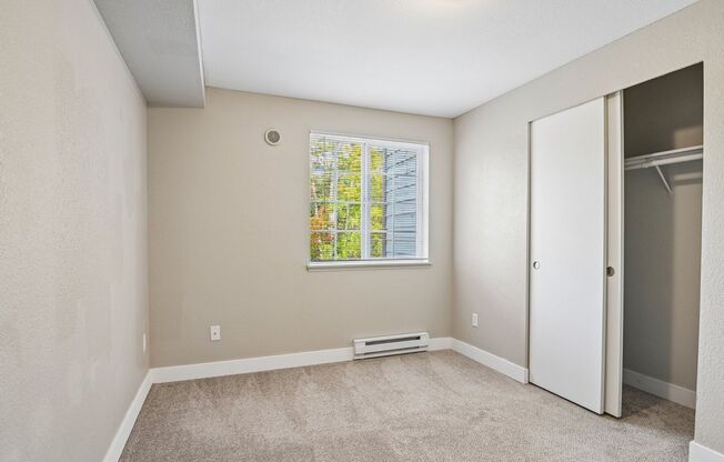 2 beds, 1 bath, 880 sqft, $1,650, Unit 4-304