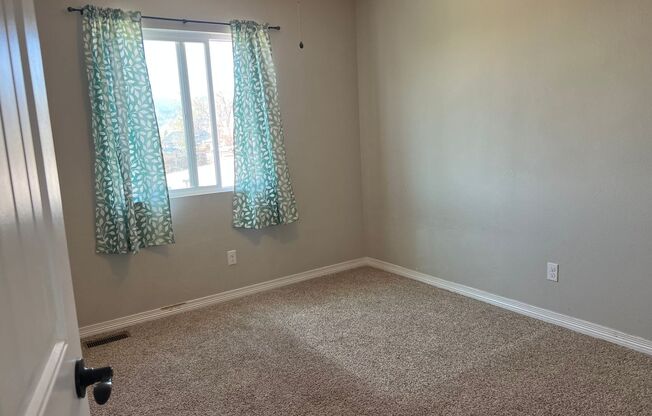 3 beds, 2 baths, $2,000