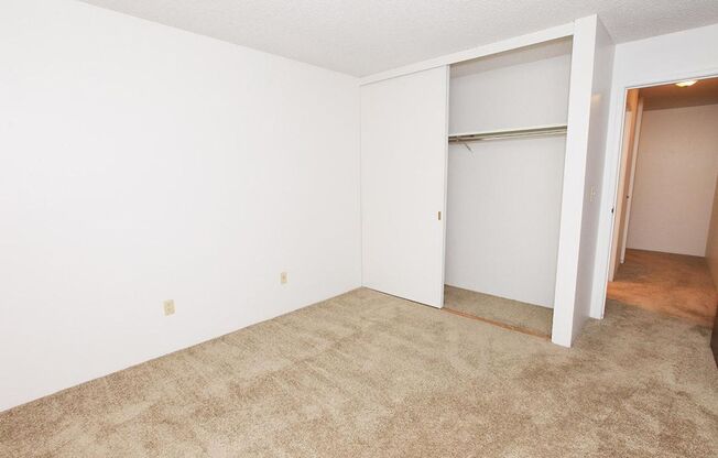 2 beds, 1 bath, 969 sqft, $1,865, Unit 2420