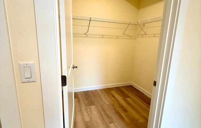 1 bed, 1 bath, 800 sqft, $1,600, Unit C105