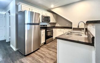 Newly Renovated 2-Story 3-Bedroom Property in Dallas - ($500 OFF the first month’s rent)