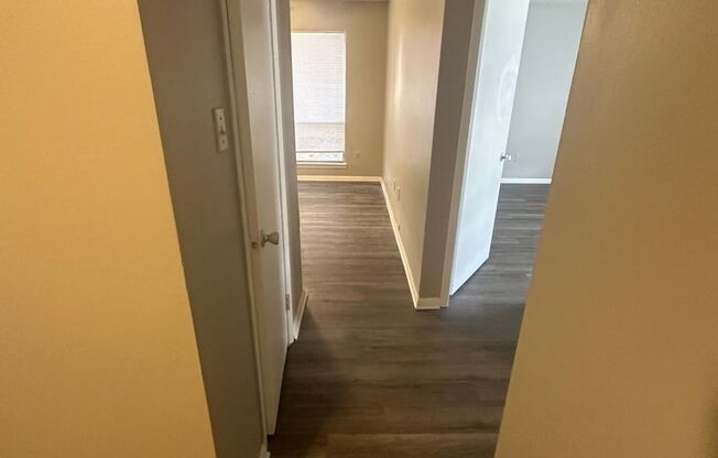 1 bed, 1 bath, 700 sqft, $700