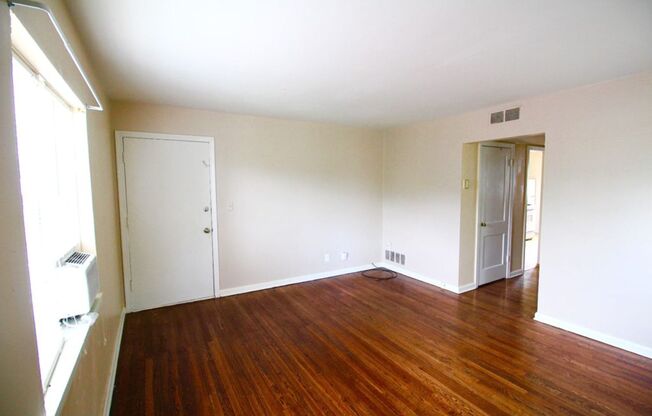 1 bed, 1 bath, 518 sqft, $800, Unit 323N