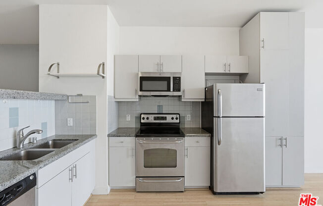 1 bed, 1 bath, 710 sqft, $2,400, Unit 1609