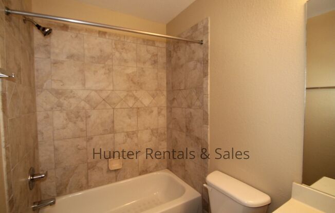 3 beds, 2 baths, $1,150