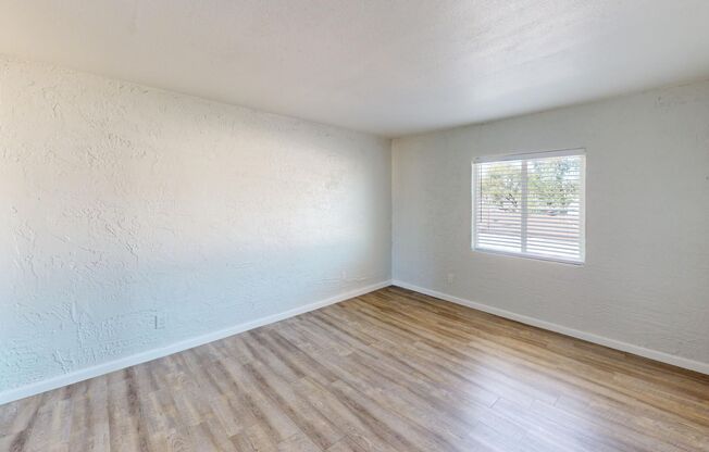 2 beds, 1 bath, 900 sqft, $1,390, Unit 25